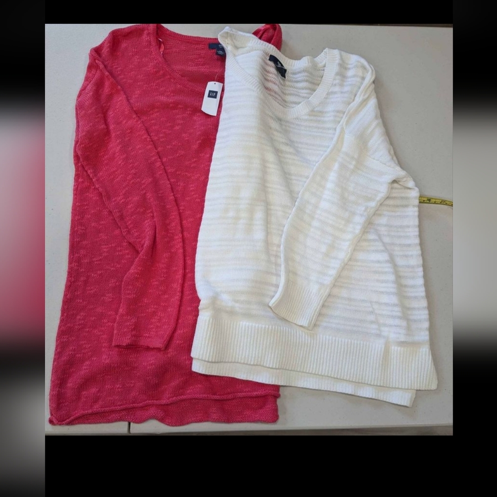 2 NWT Gap Lightweight Sweater S Med